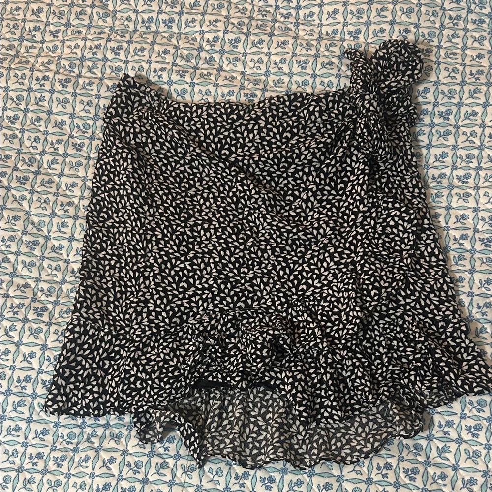 Black and White Patterned Skirt
